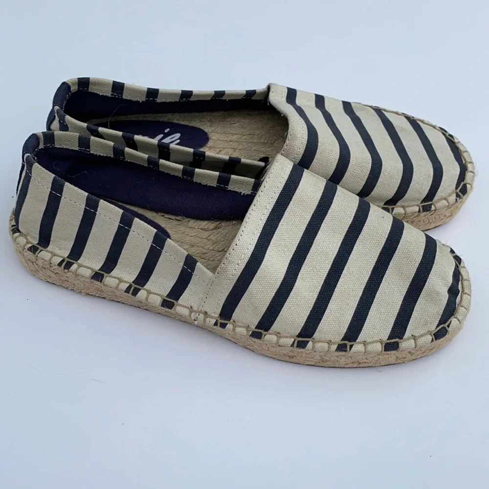 Aerie Striped espadrilles! Size 6! - Picture 2 of 7